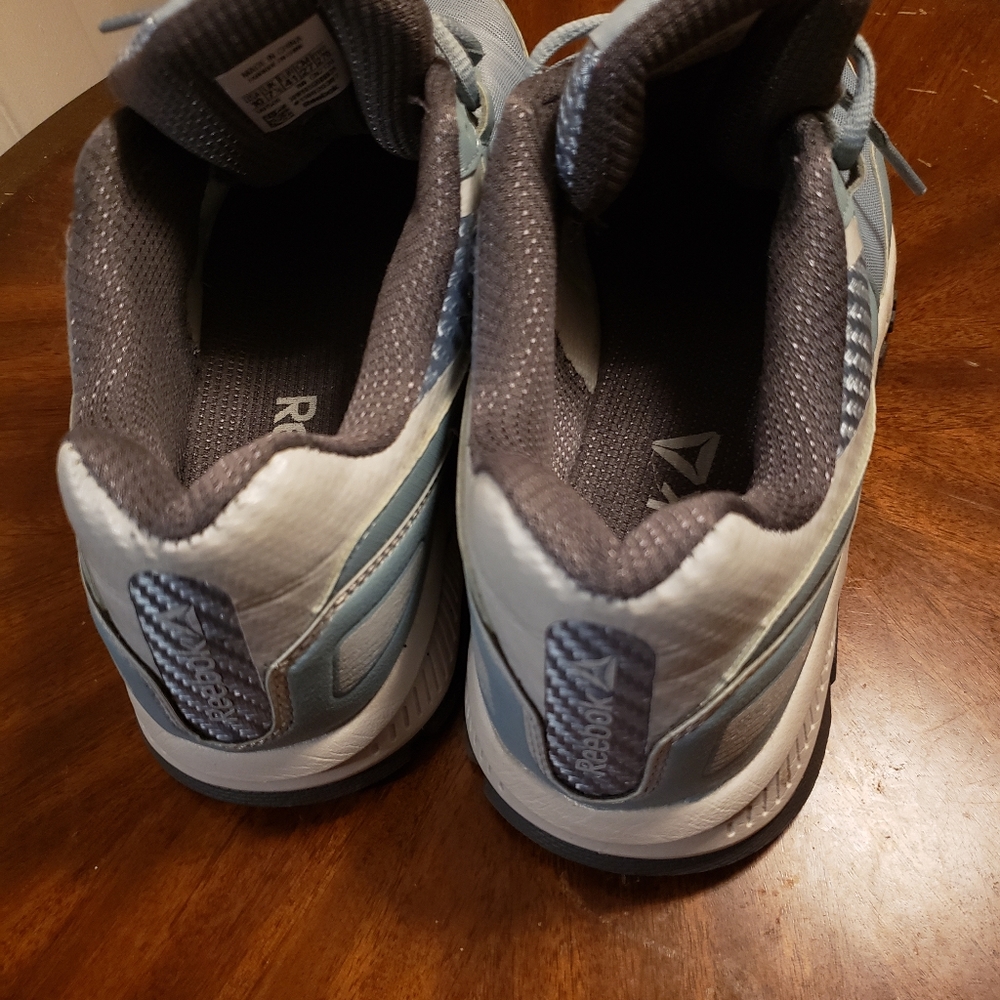Reebok - Picture 2 of 5